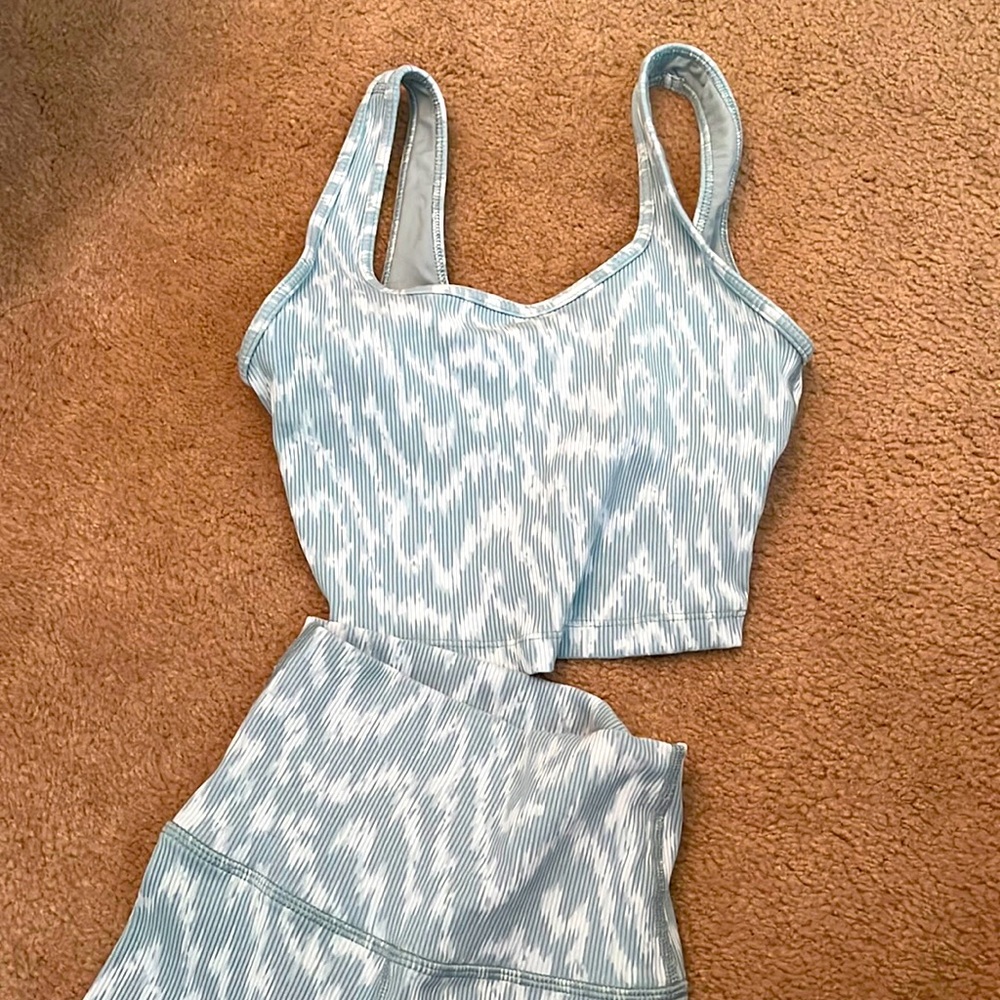 BRAND NEW Aerie offline workout set in size XS. This would fit a 0 or 00.